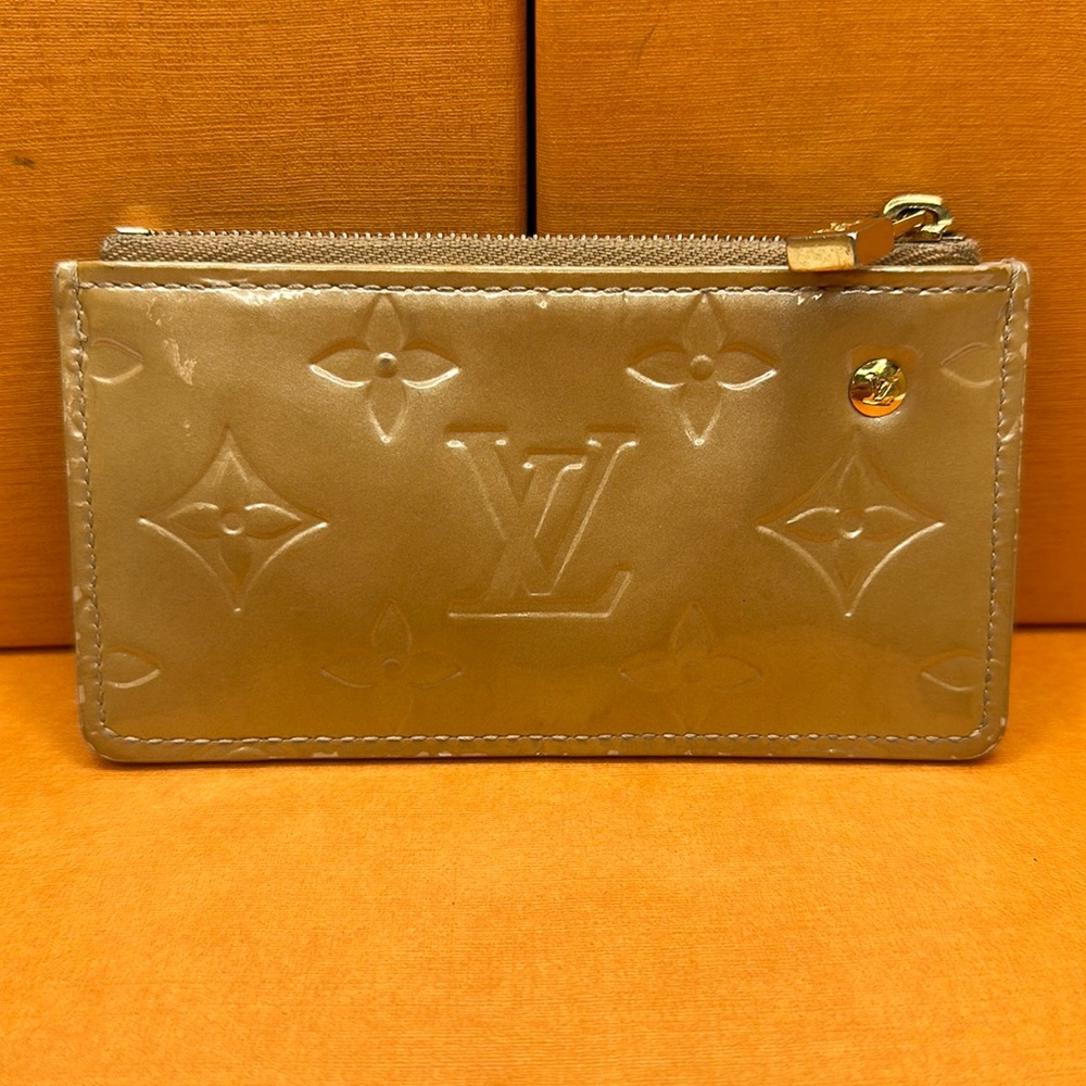 9796 Louis Vuitton